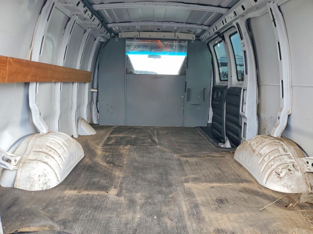 2001 Chevrolet Express Delivery Van