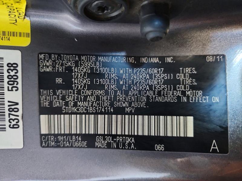2011 Toyota Sienna xle 8-passenger
