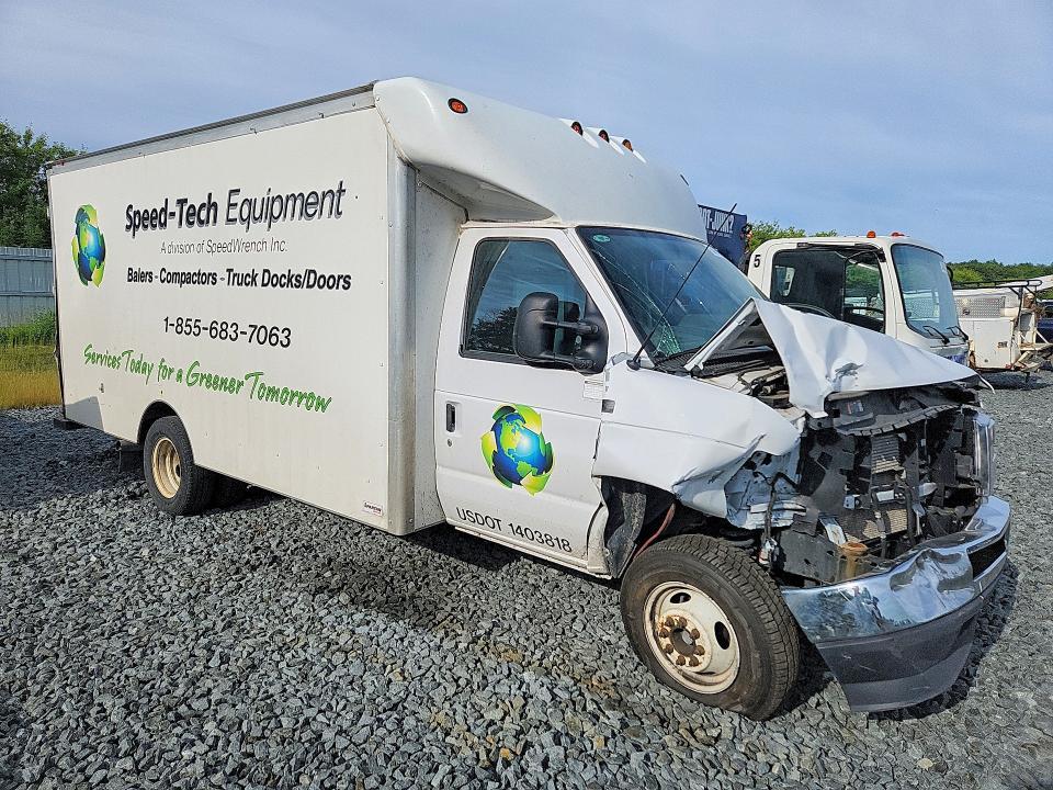 2023 Ford E450 Delivery Truck