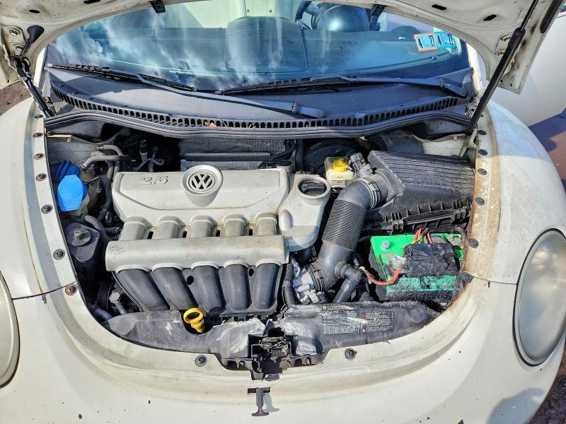 2008 Volkswagen New Beetle Triple White