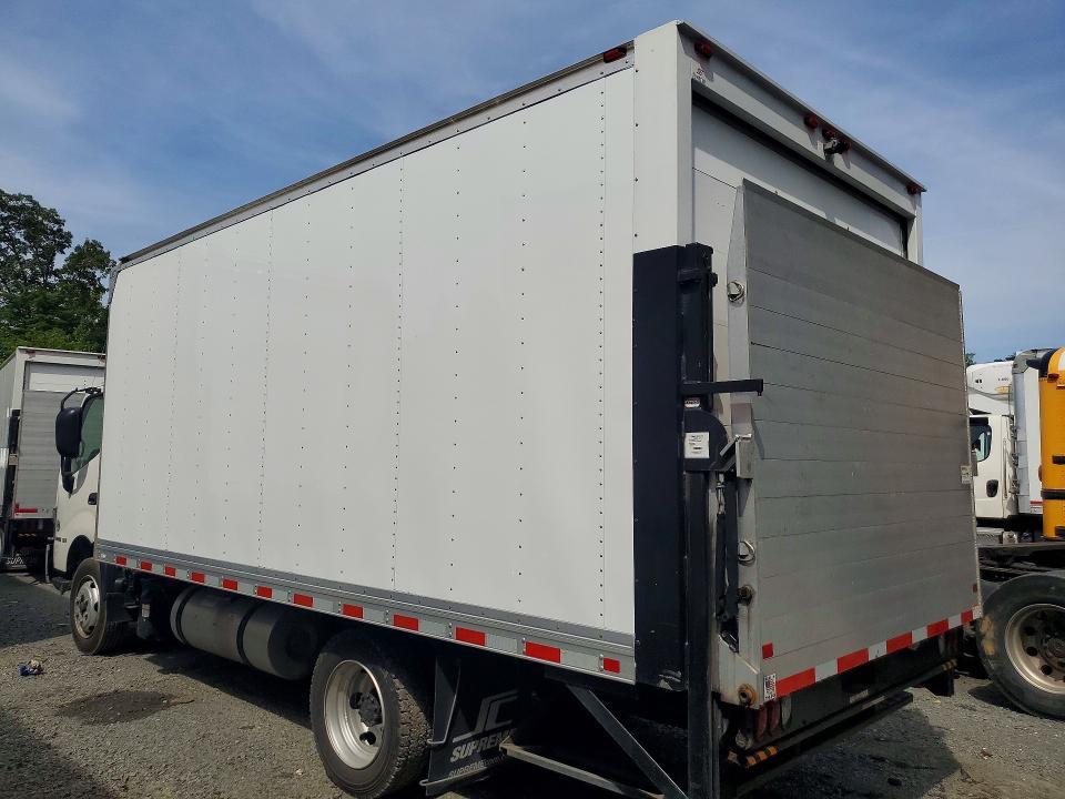 2017 Hino 195 BOX Truck
