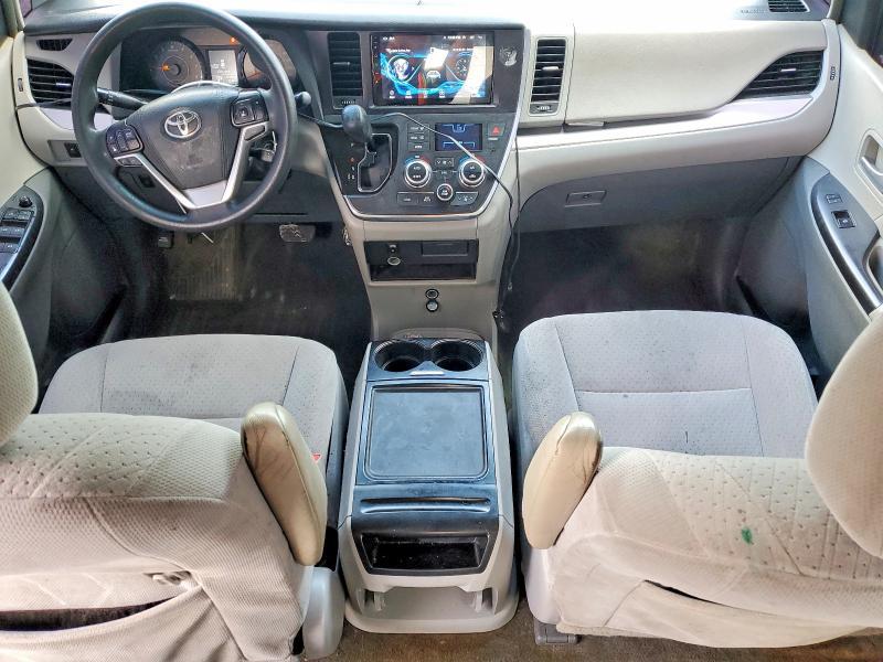 2015 Toyota Sienna le
