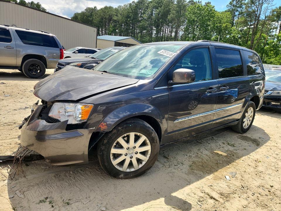 2016 Chrysler Town & Country Touring