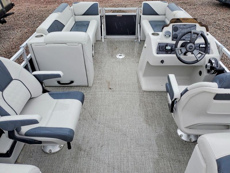 2025 Avalon Pontoons Venture Quad Lounge