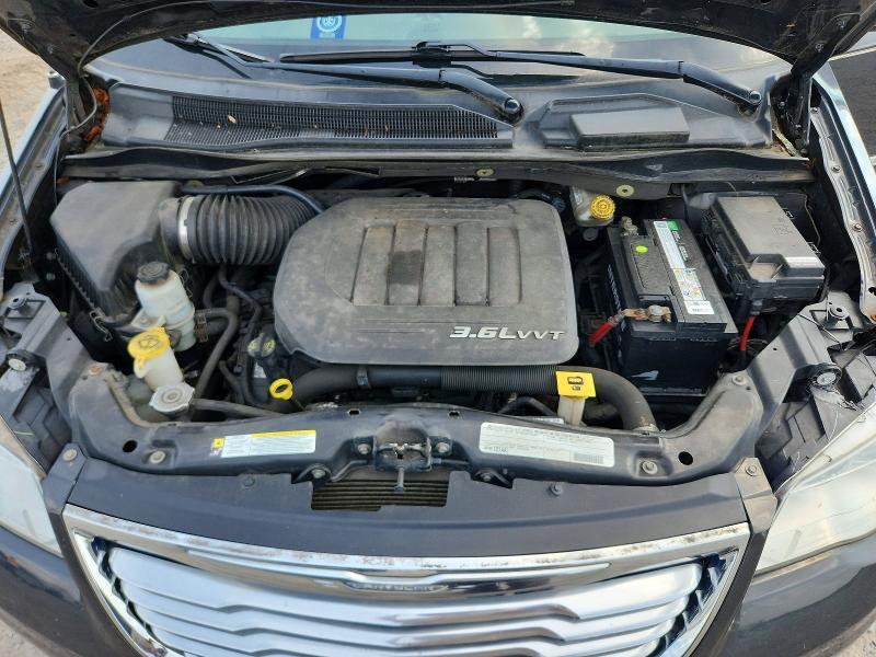 2011 Chrysler Town & Country Touring