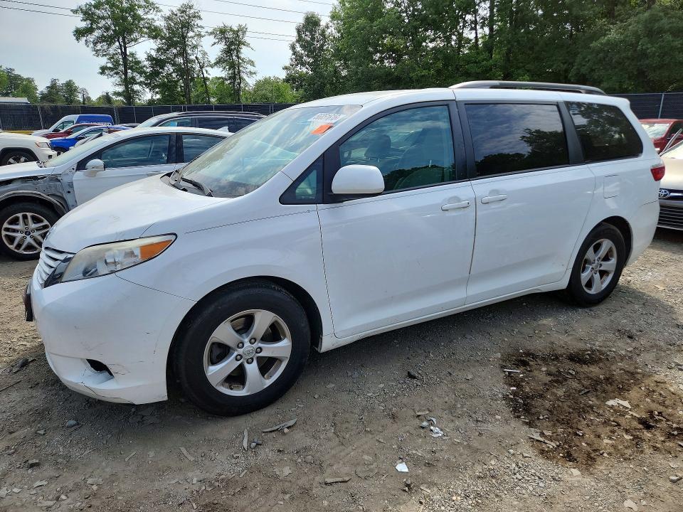 2017 Toyota Sienna le