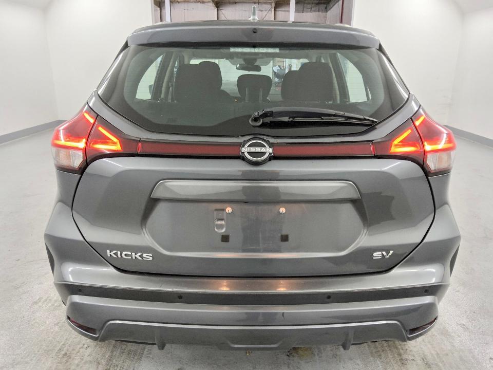 2023 Nissan Kicks sv
