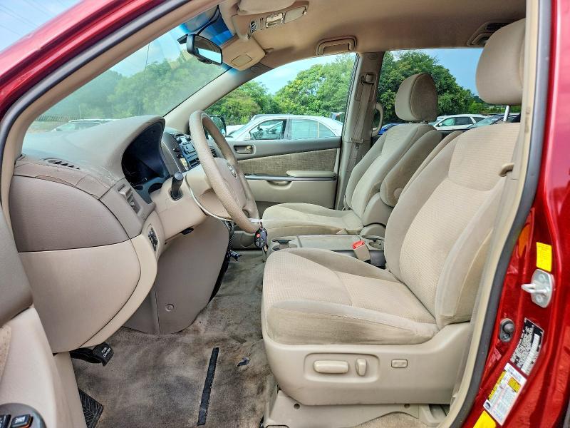2010 Toyota Sienna le 7-passenger