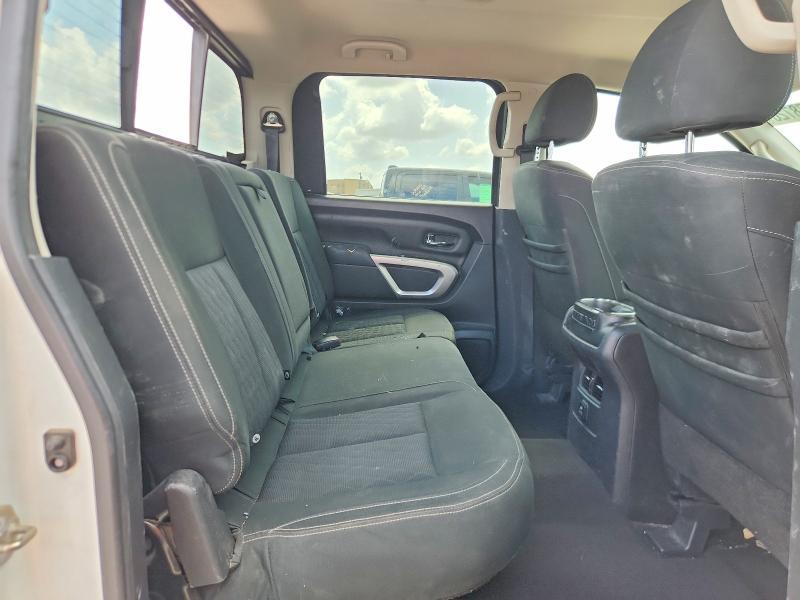 2017 Nissan Titan SV
