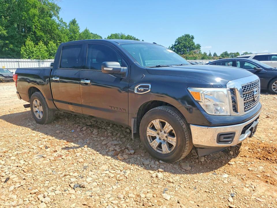 2017 Nissan Titan