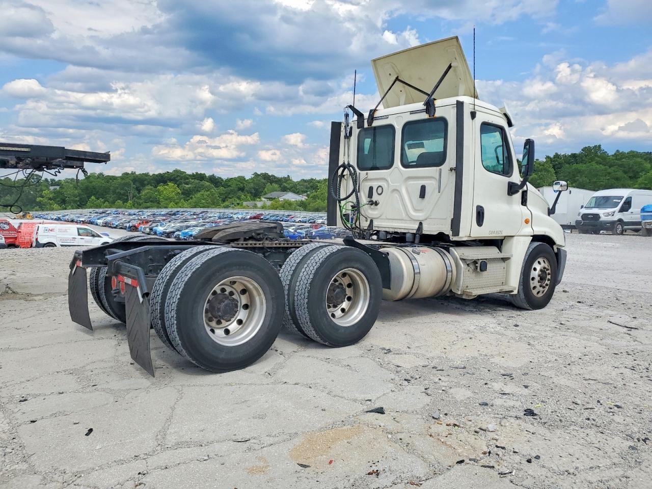 2018 Freightliner Cascadia 125 Semi Truck