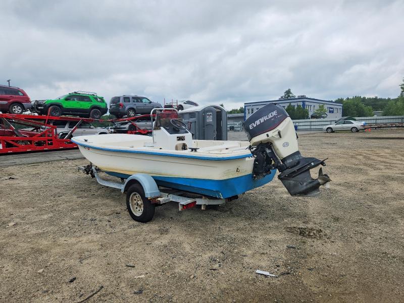 2002 Sundance Boats Inc. F17CC-Boat
