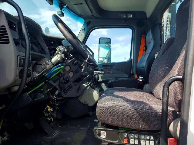 2017 Peterbilt 579 Semi Truck