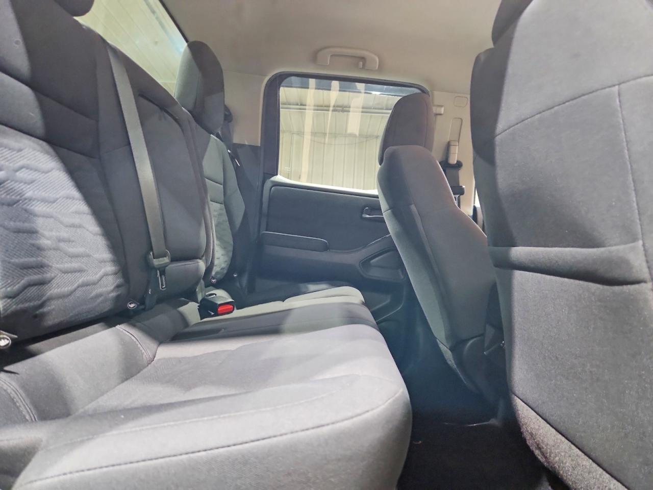 2022 Nissan Frontier S