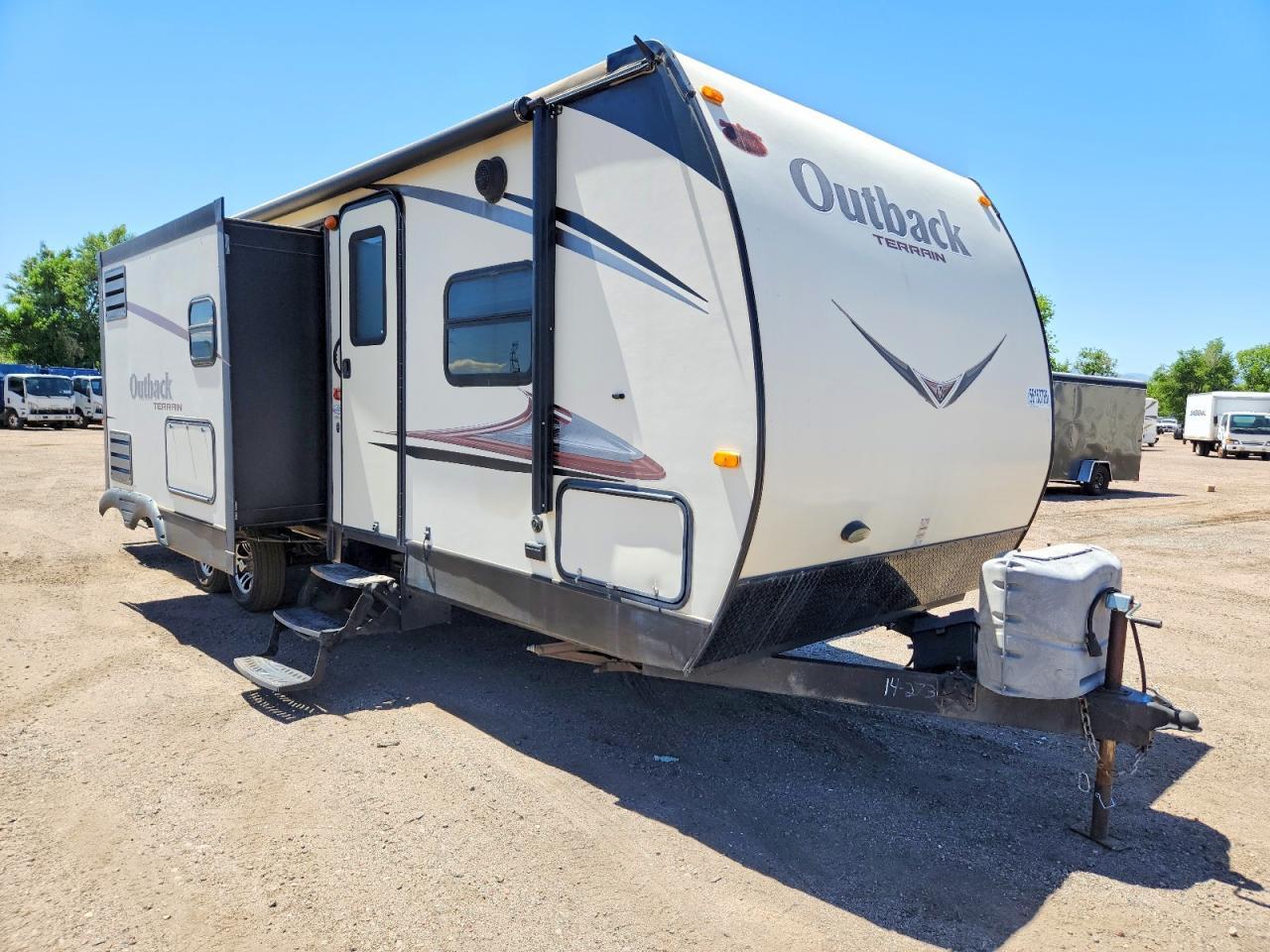 2014 Keystone Challenger 2014 Keystone Outback Camper