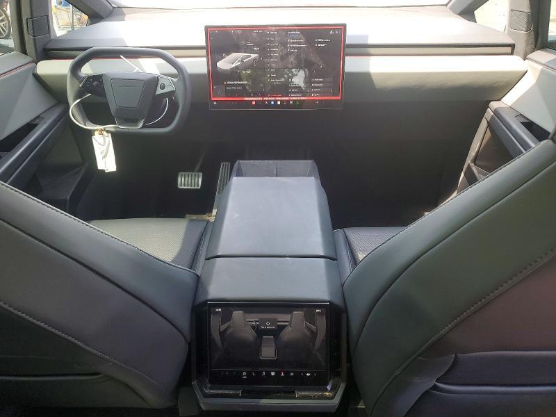 2025 Tesla Cybertruck