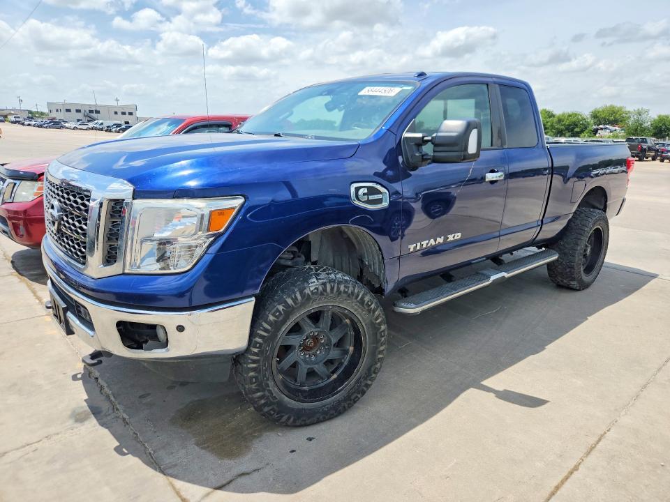 2017 Nissan Titan xd sv