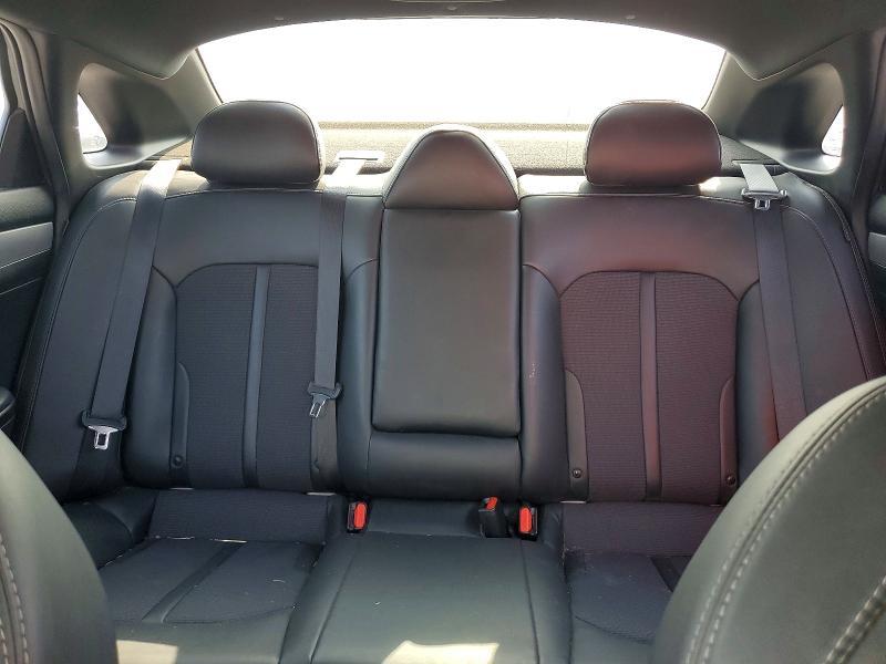 2022 KIA K5 gt Line