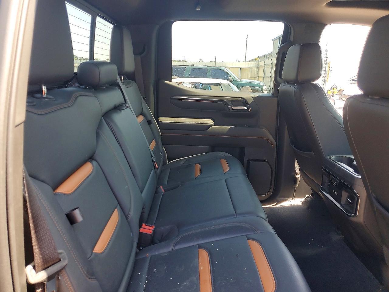 2023 GMC Sierra K1500 AT4