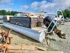2015 Premier Boat-Pontoon Boat