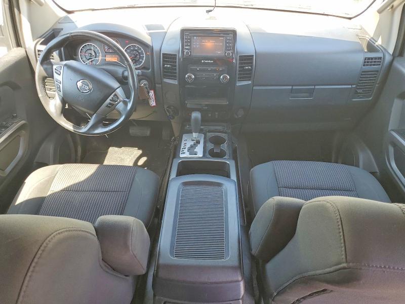 2015 Nissan Titan SV