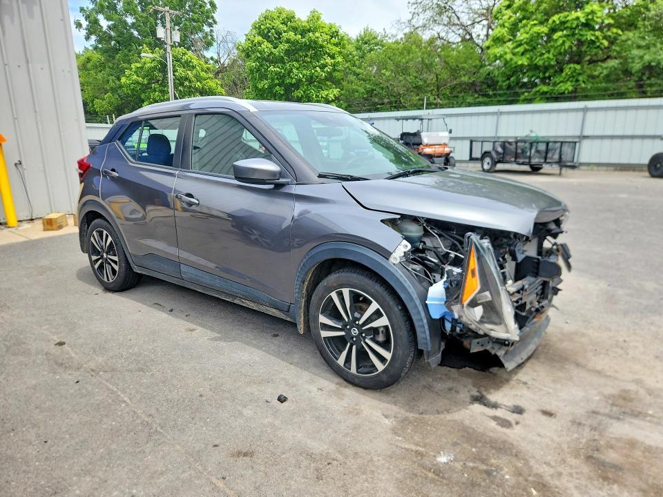 2020 Nissan Kicks sv