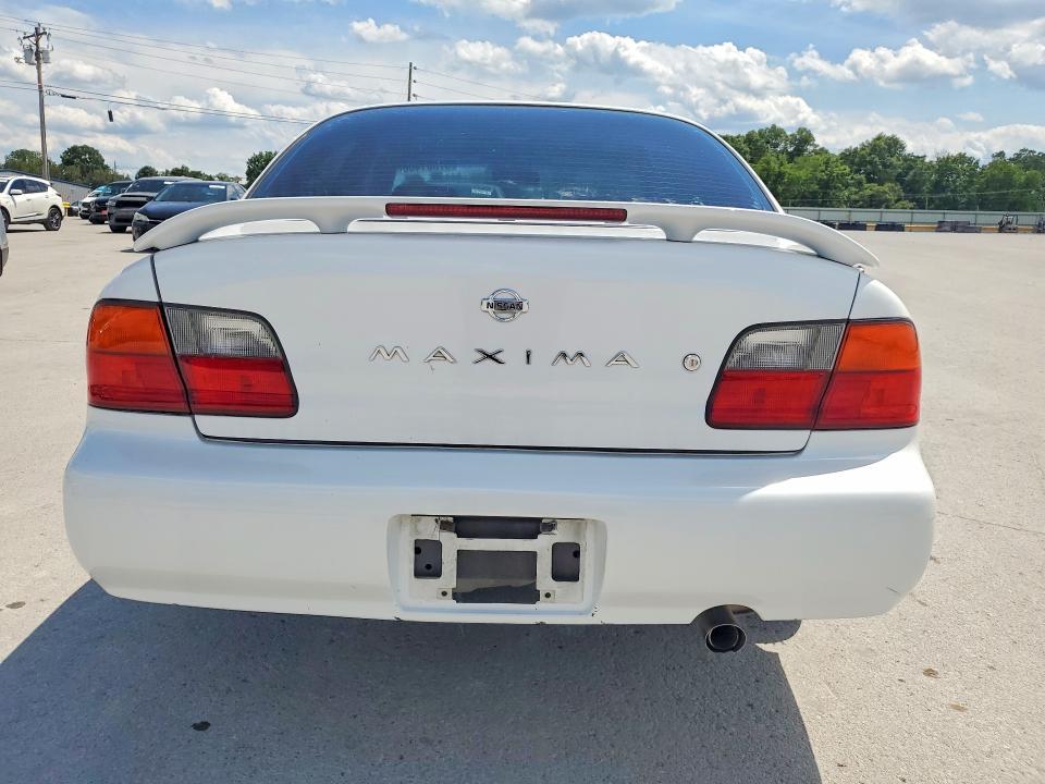 1996 Nissan Maxima gxe
