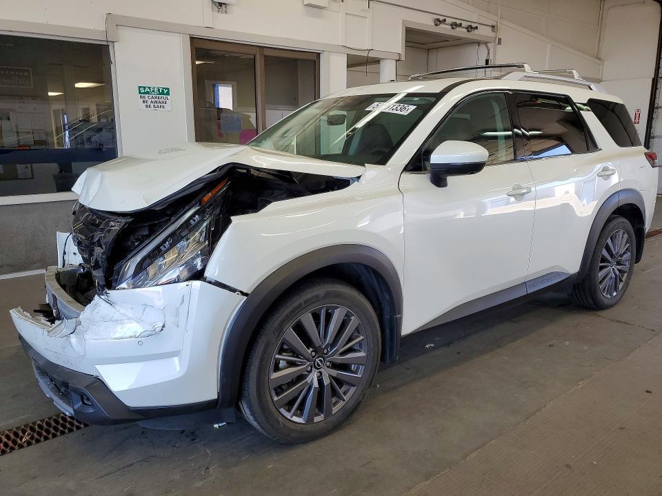 2023 Nissan Pathfinder sl