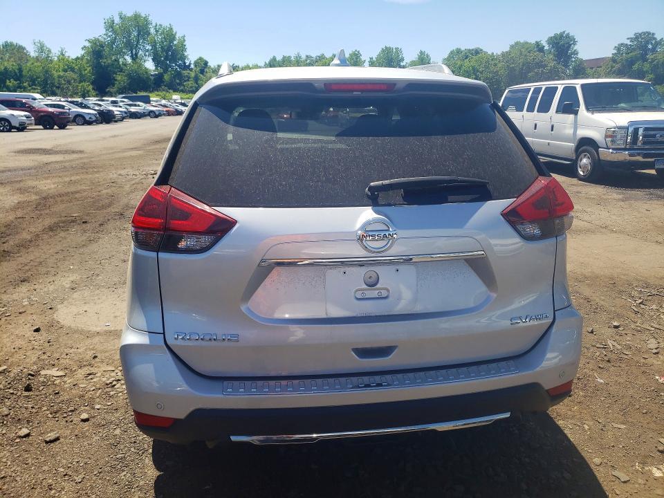 2020 Nissan Rogue sv
