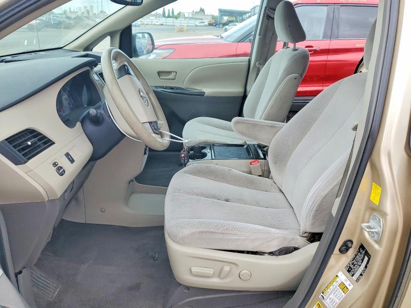 2011 Toyota Sienna le