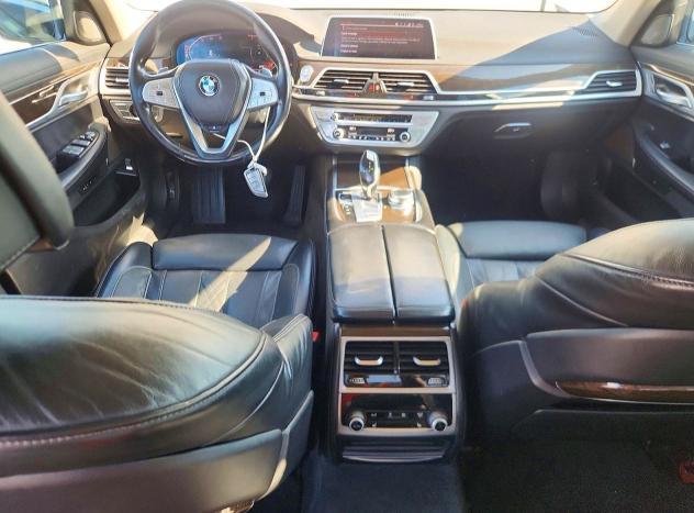 2020 BMW 740 i