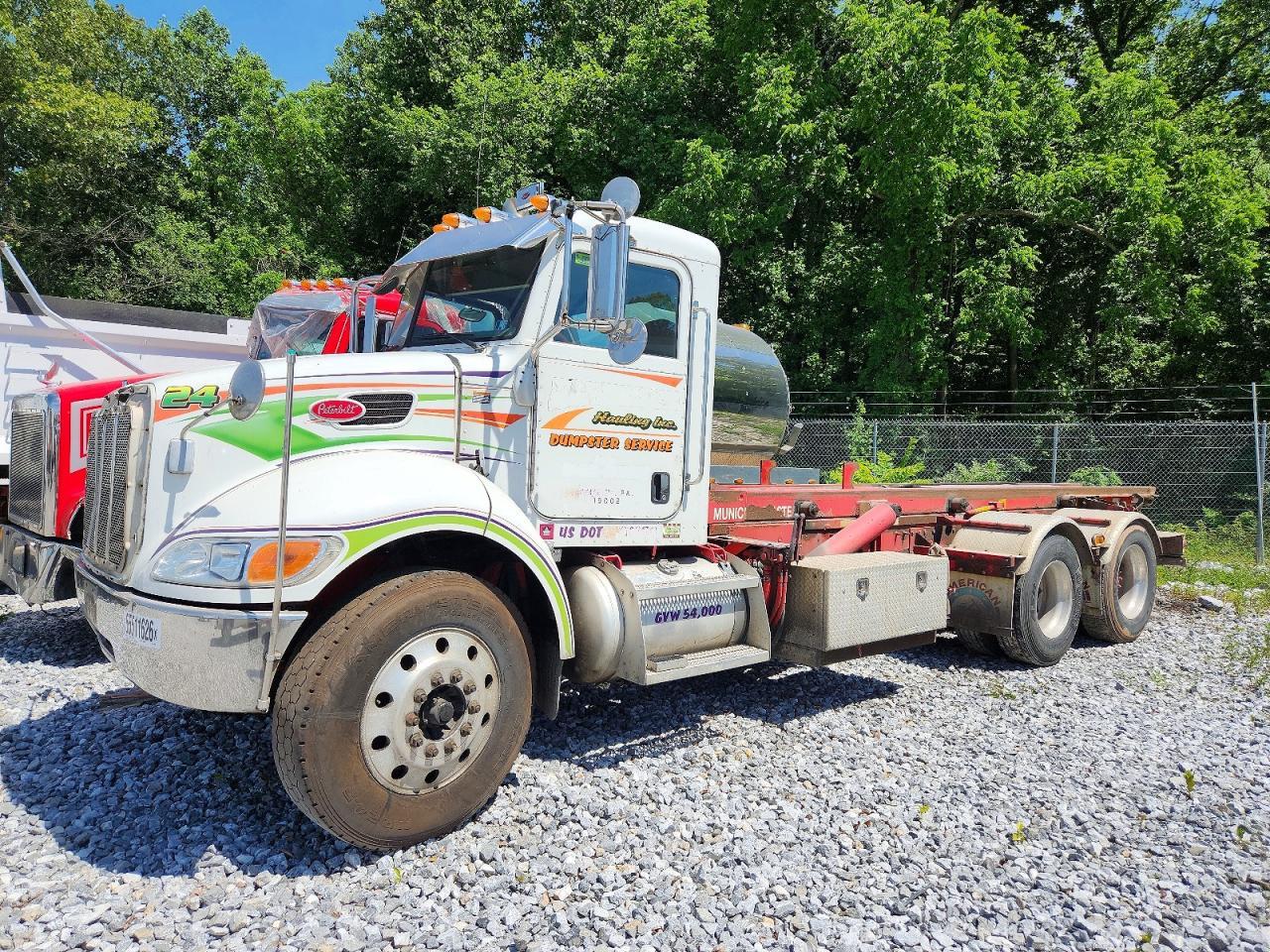 2009 Peterbilt 335