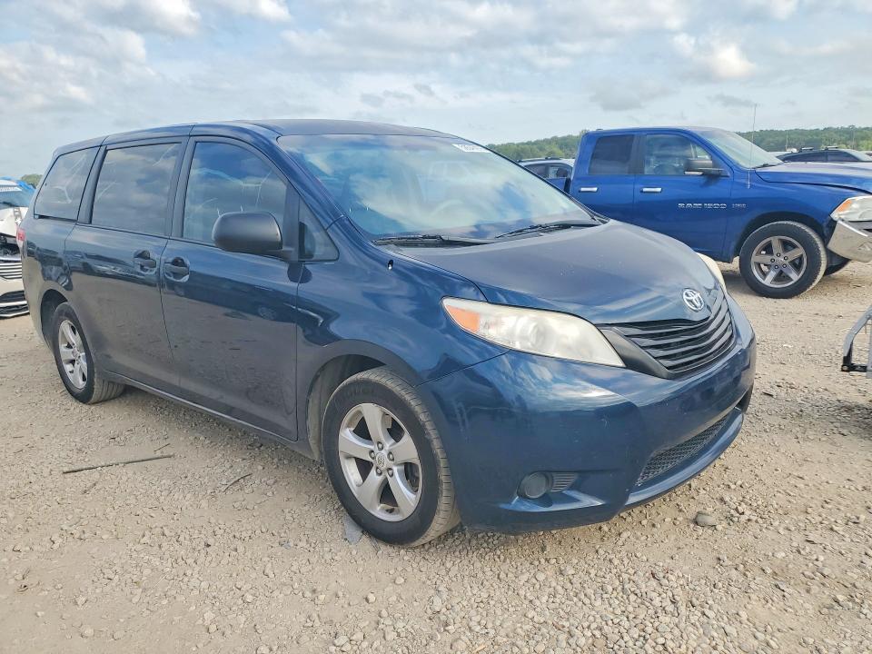 2012 Toyota Sienna Base 7-passenger