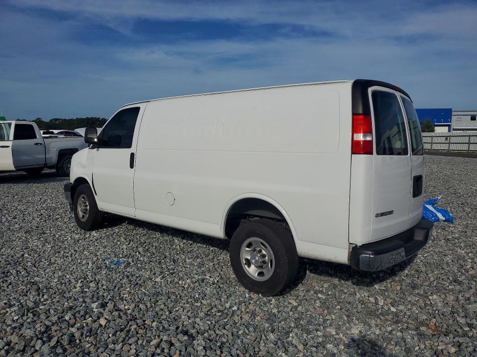2022 Chevrolet Express G2500