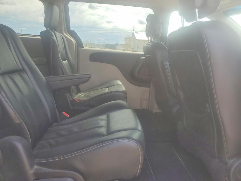 2013 Chrysler Town & Country Touring