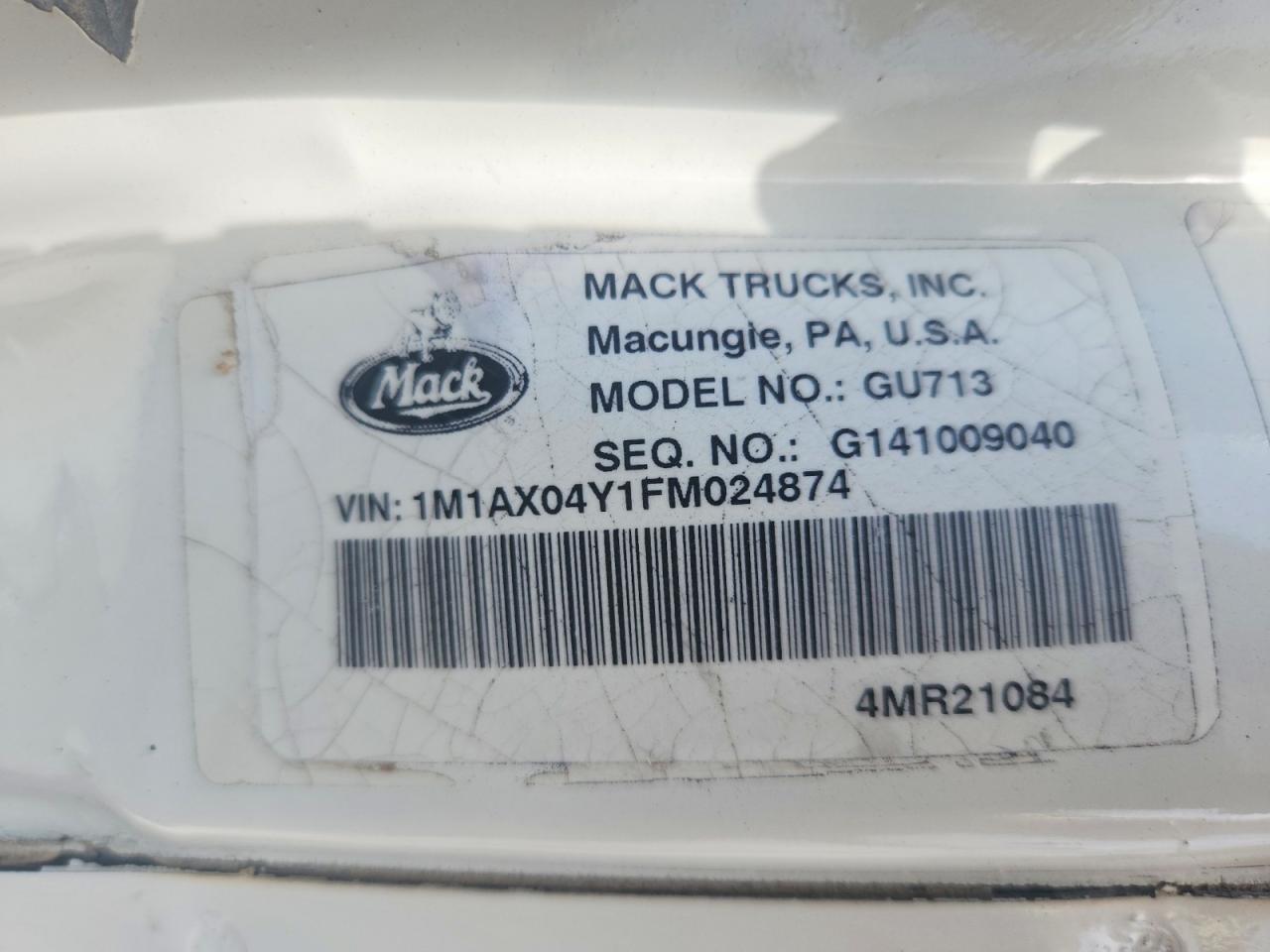 2015 Mack 700 GU700