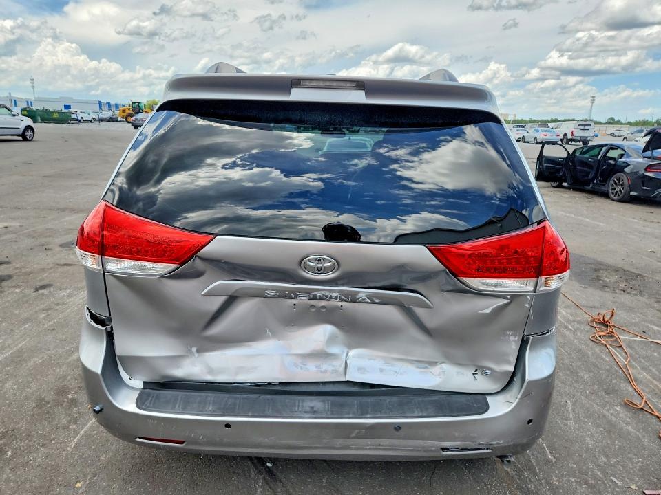 2014 Toyota Sienna le