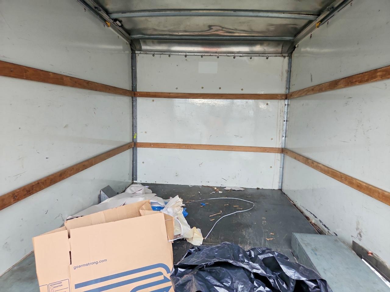 2012 GMC Savana BOX Truck