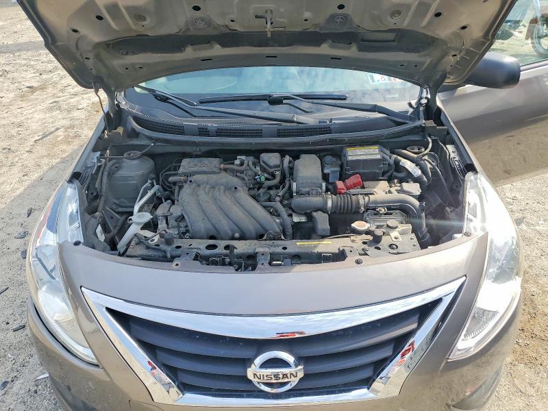 2015 Nissan Versa 1.6 s Plus