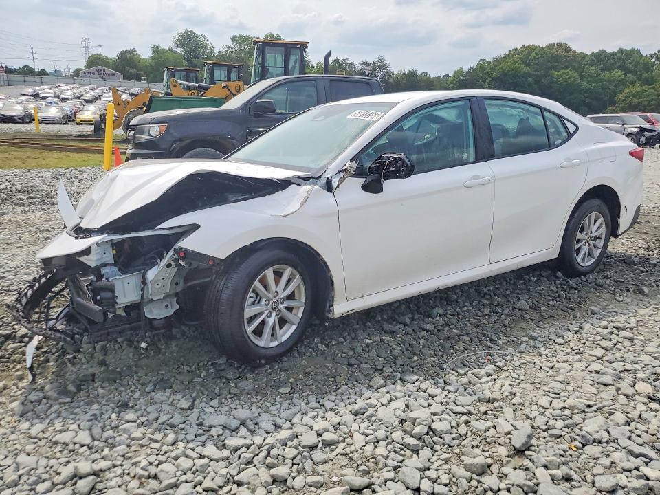 2026 Toyota Camry le