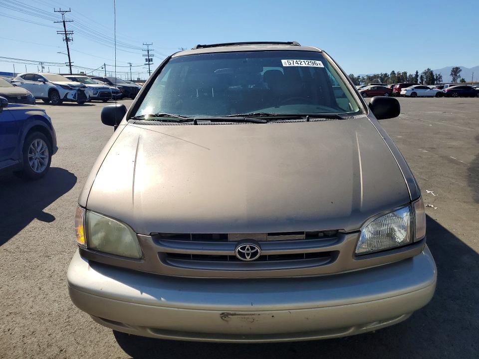 1999 Toyota Sienna xle