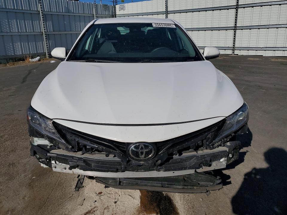 2022 Toyota Camry le