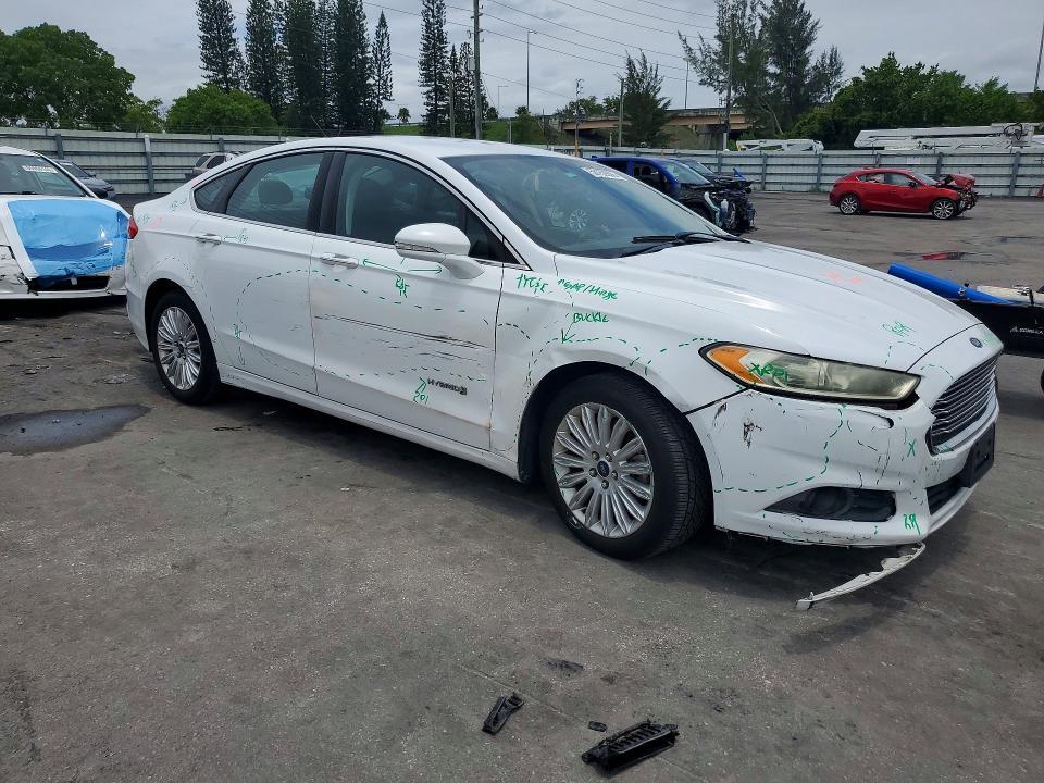 2016 Ford Fusion se Hybrid