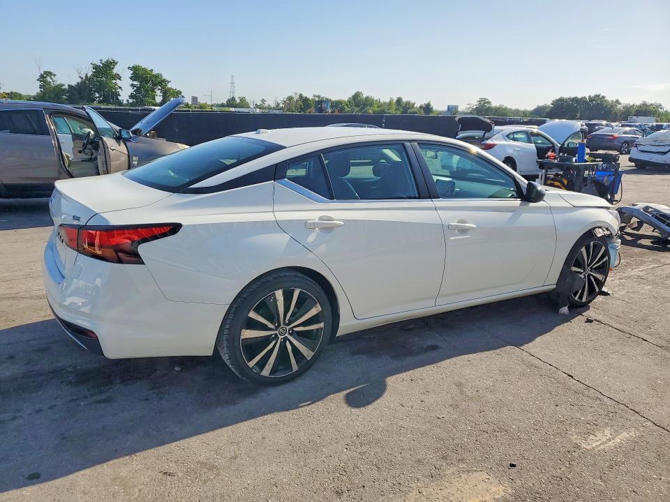2019 Nissan Altima sr