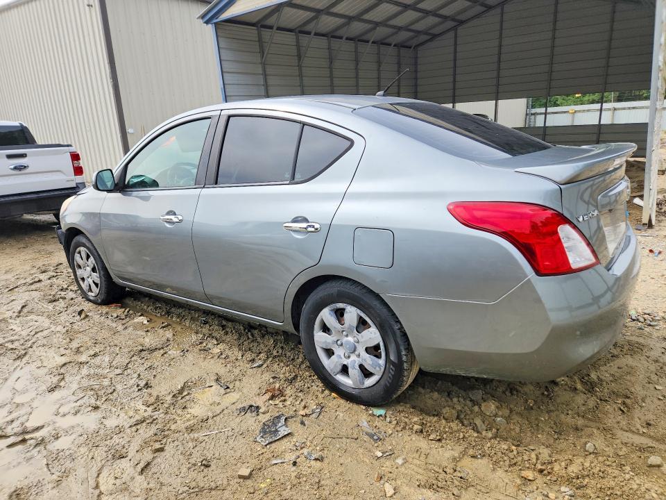 2013 Nissan Versa 1.6 s