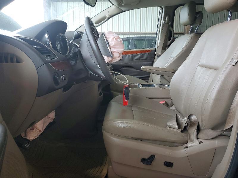 2016 Chrysler Town & Country Touring