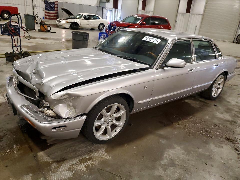 2000 Jaguar XJR