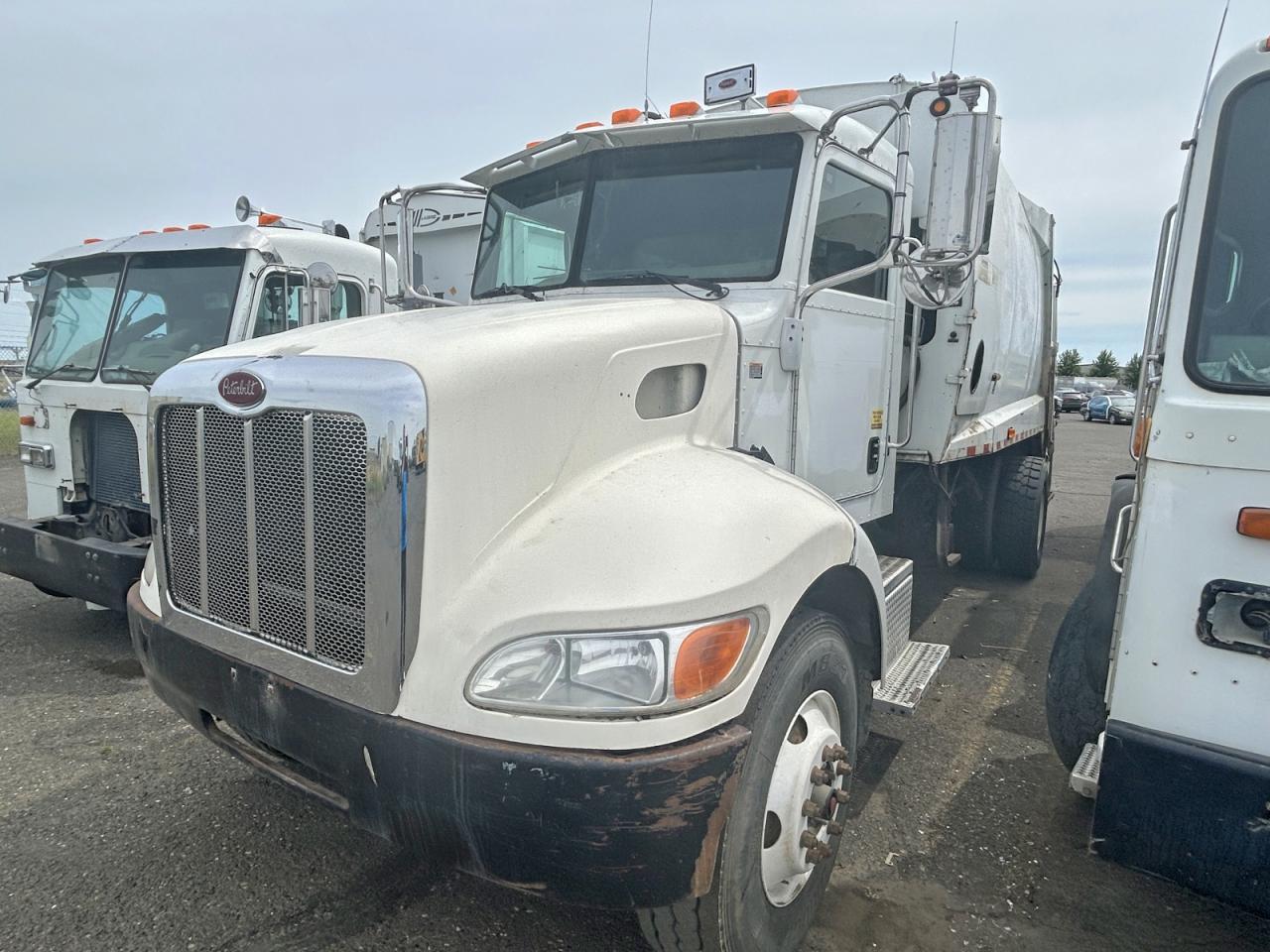 2010 Peterbilt 340