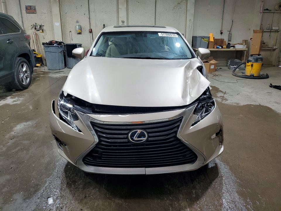 2016 Lexus Es 300h