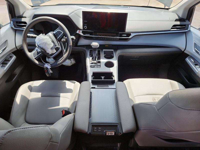 2026 Toyota Sienna xle 8-passenger